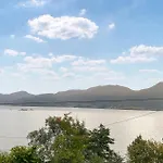 2 Bedroom Stunning In Foldfjorden Skogli