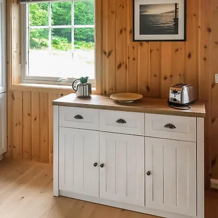 2 Bedroom Stunning In Foldfjorden Holiday home