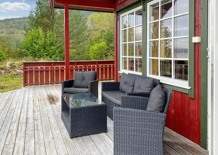 2 Bedroom Stunning In Foldfjorden * Skogli