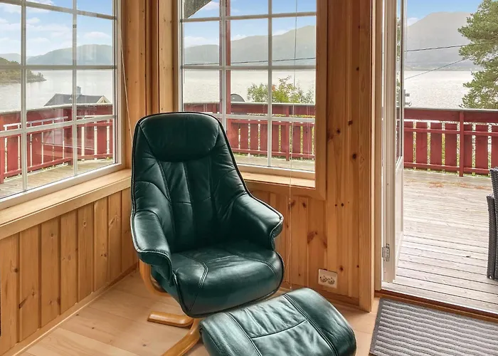 2 Bedroom Stunning In Foldfjorden Feriehus *