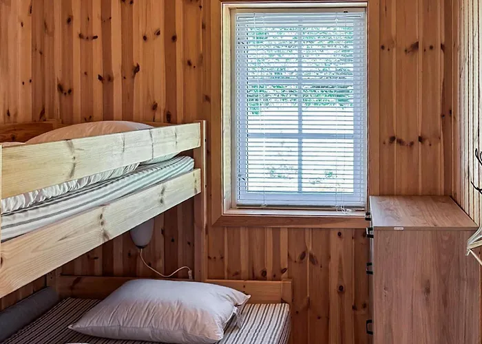 2 Bedroom Stunning In Foldfjorden *