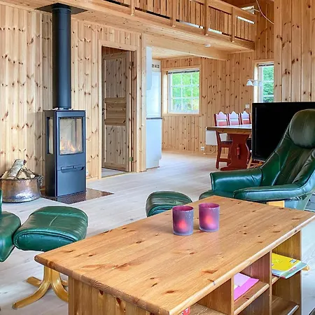 2 Bedroom Stunning In Foldfjorden Skogli